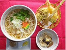 季節の天ぷらうどん(ごはん付) 1,030円